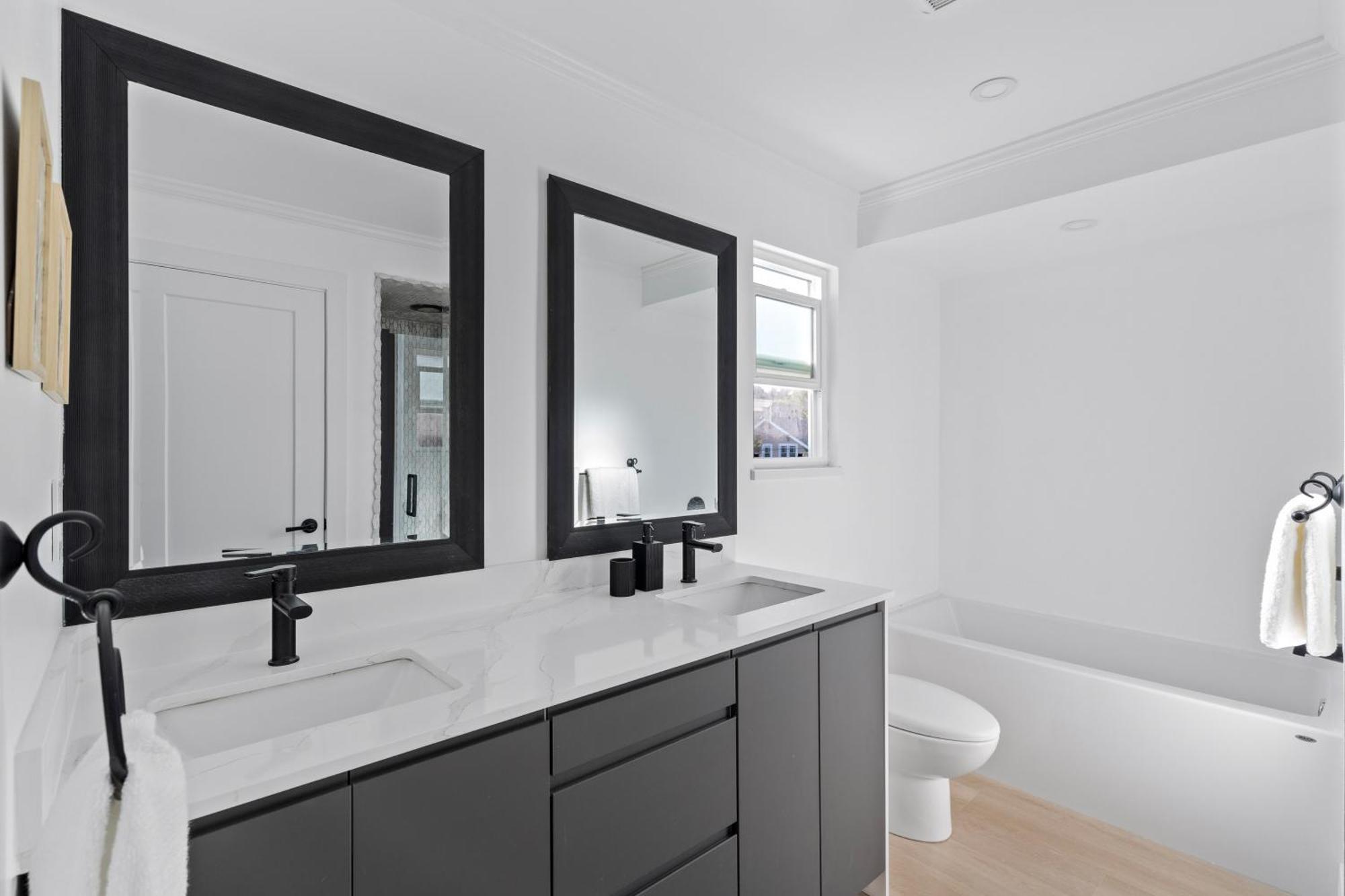 Modern Kitsilano 2 Bedroom Home With A Hot Tub Vancouver Exteriör bild