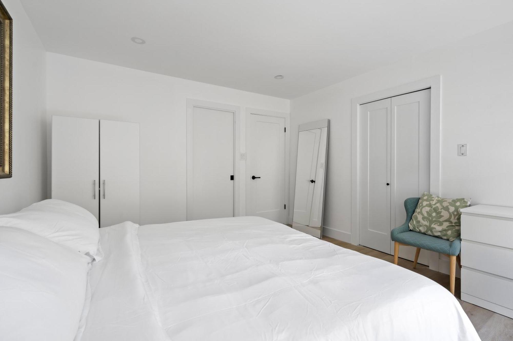 Modern Kitsilano 2 Bedroom Home With A Hot Tub Vancouver Exteriör bild